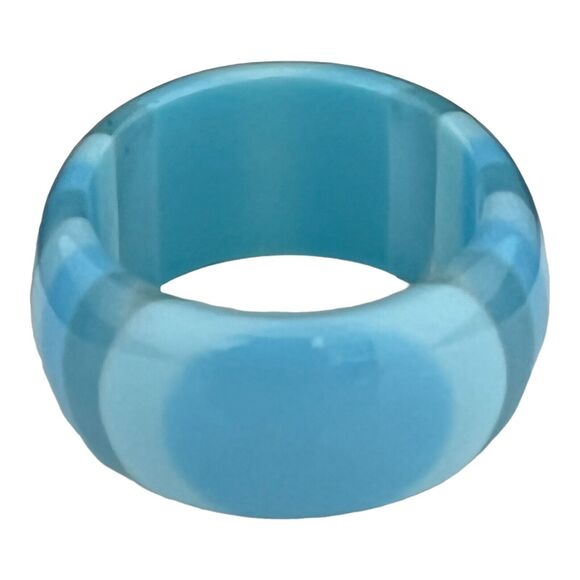 Vintage Lucite Ring Size 7.5 Blue & Translucent Striped Retro  13S - Picture 2 of 4